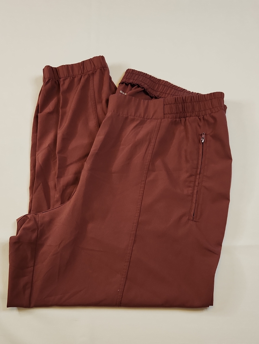 Old Navy Active Women's Lightweight Track Joggers in Deep Brick Red